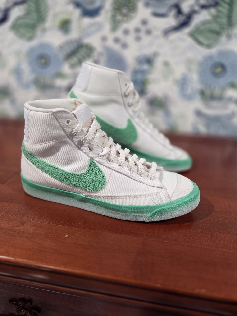 Nike Blazer Mid '77 Chenille Swoosh Green Fade Women's 10